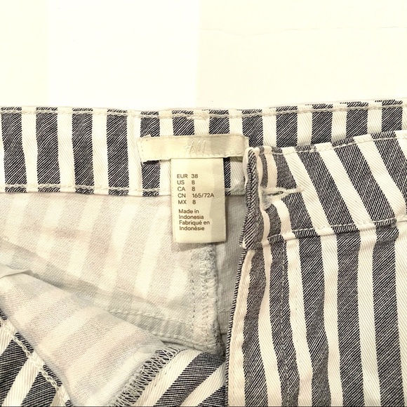 H&M blue striped shorts - Picture 2 of 2